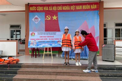 Liên đội tổ chức sinh hoạt chuyên đề: phòng chống đuối nước – Tai nạn thương tích. Năm học 2024 – 2025. – 371 học sinh tham gia.